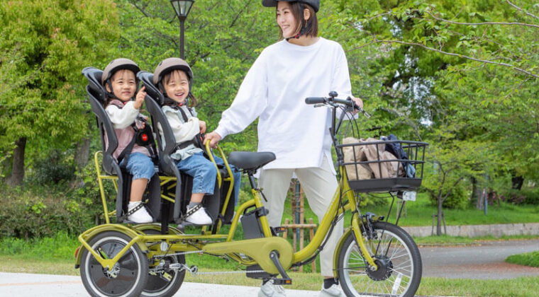 幼児2人同乗用三輪自転車「ふたごじてんしゃ」に 電動アシスト付が登場 試乗会も開催